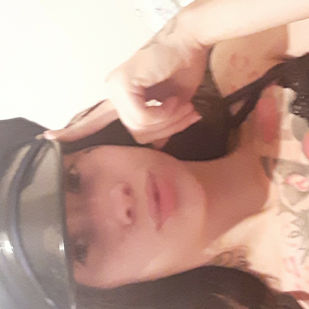 Meet your Posher, Pequena